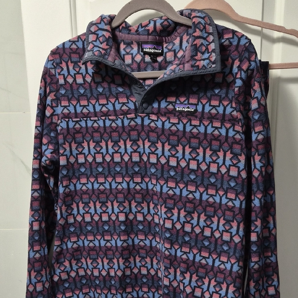 Patagonia Geometric Patterned Microfleece Pullove… - image 1